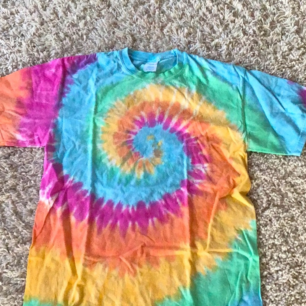 Women’s super cute tie-dye shirt